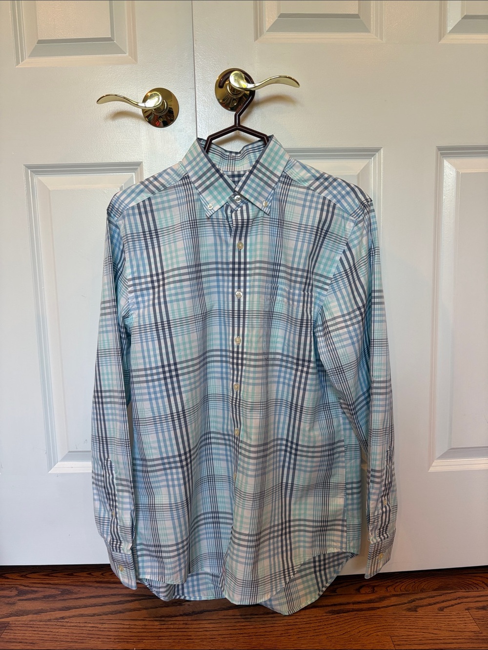 Vineyard Vines Men's Light Blue and Navy Plaid Button-Down Shirt
